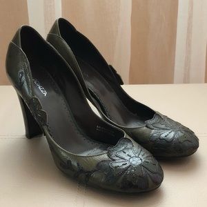 Apepazza Leather Heels with Flower Detail